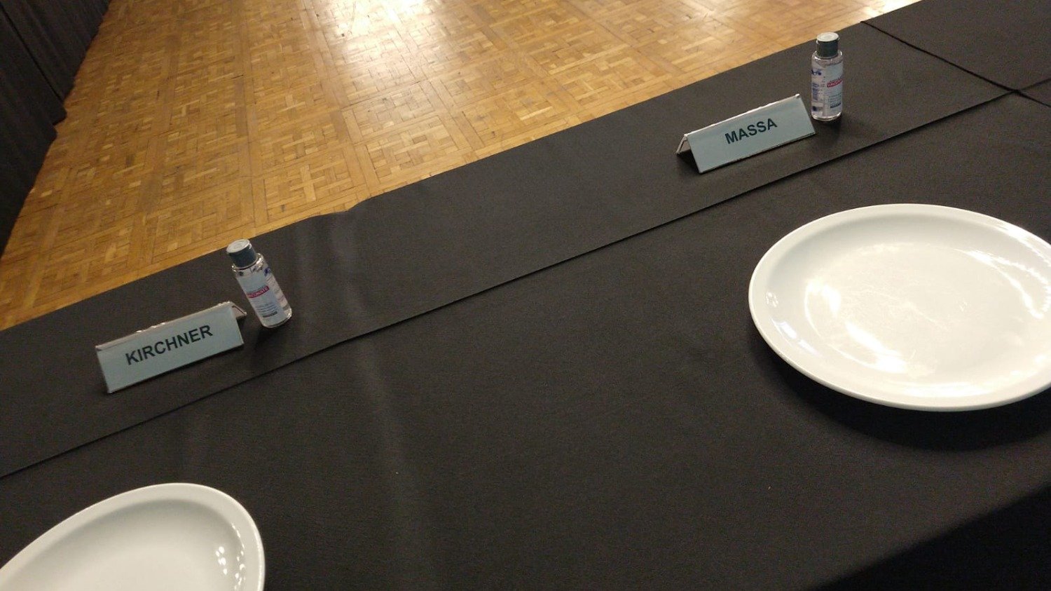 Mesa con Máximo Kirchner y Sergio Massa